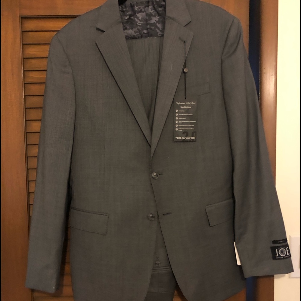 Men’s suit  NWT ANY 3 SHIP FREE